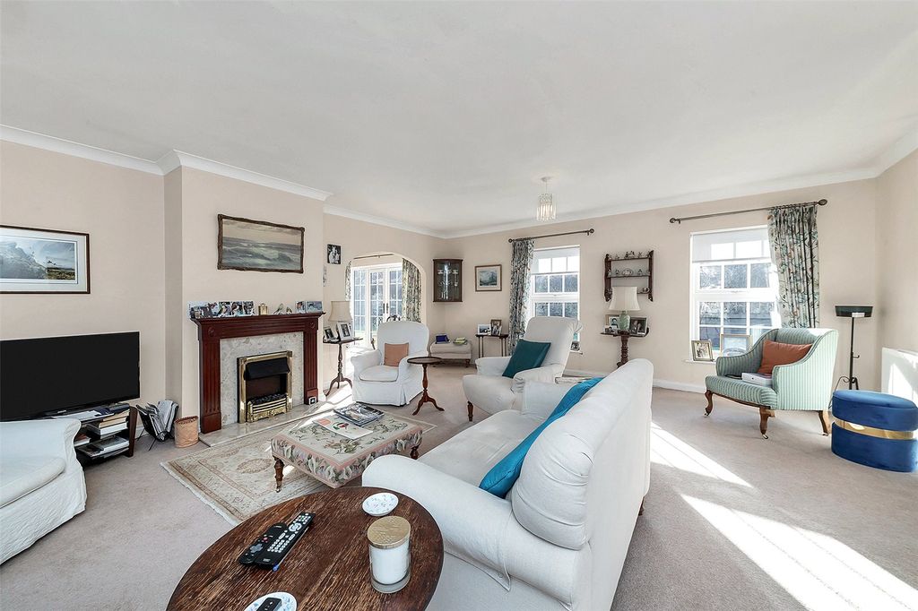 Property photo 2 of 23 Picture No. 02