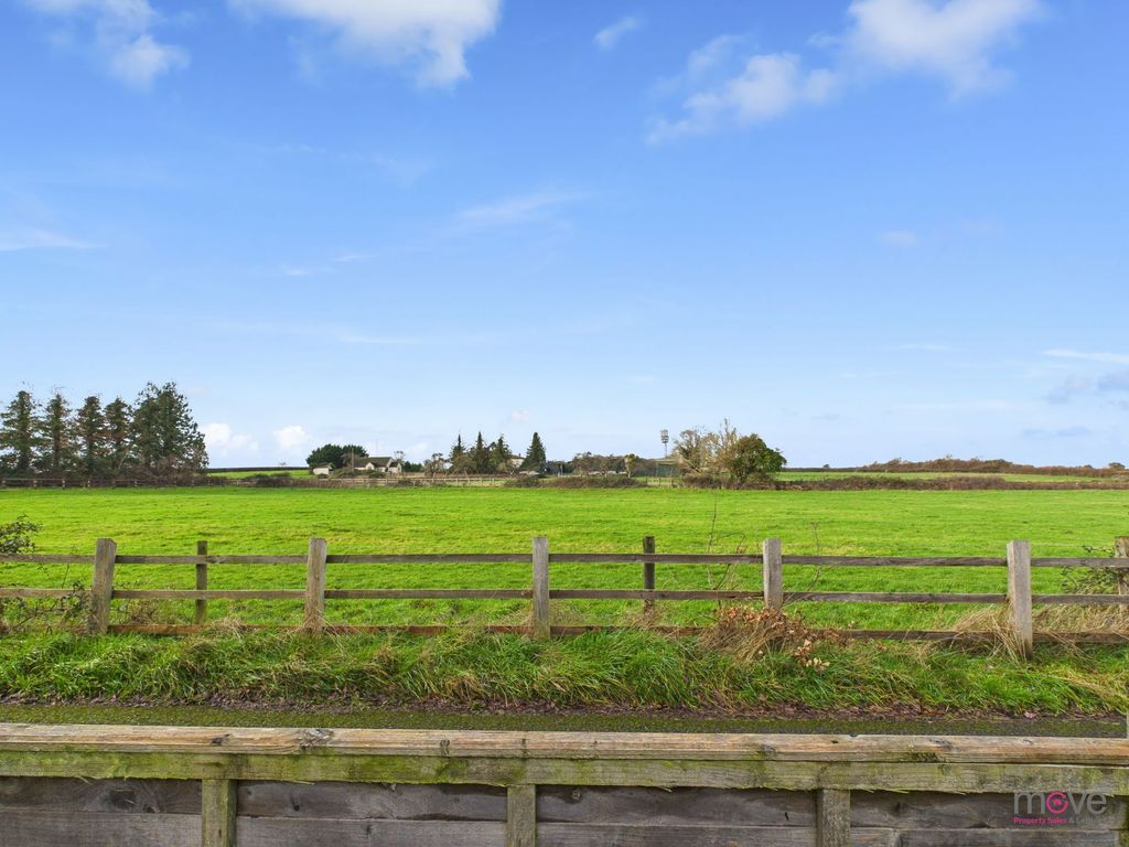 Property photo 2 of 25