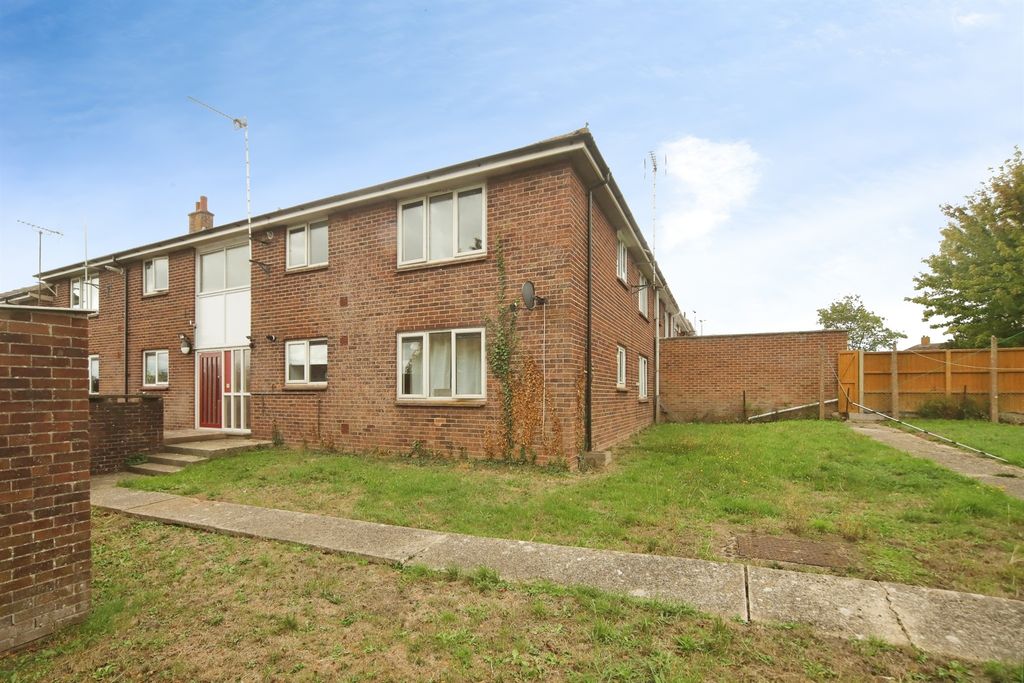Property photo 1 of 12