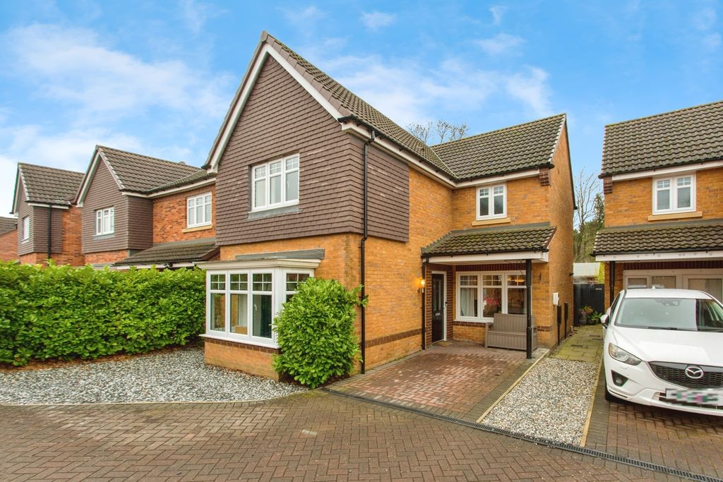 Property photo 1 of 19 Front