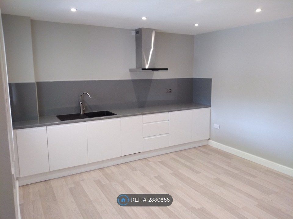 Property photo 1 of 3