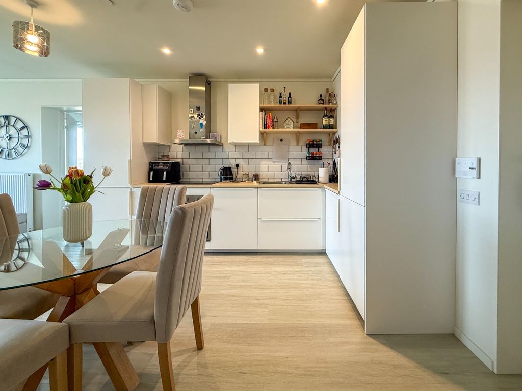 Property photo 2 of 19 4972048