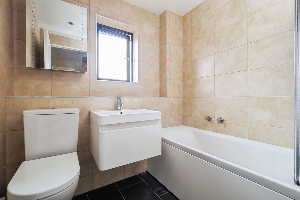 Property photo 3 of 22 Bathroom