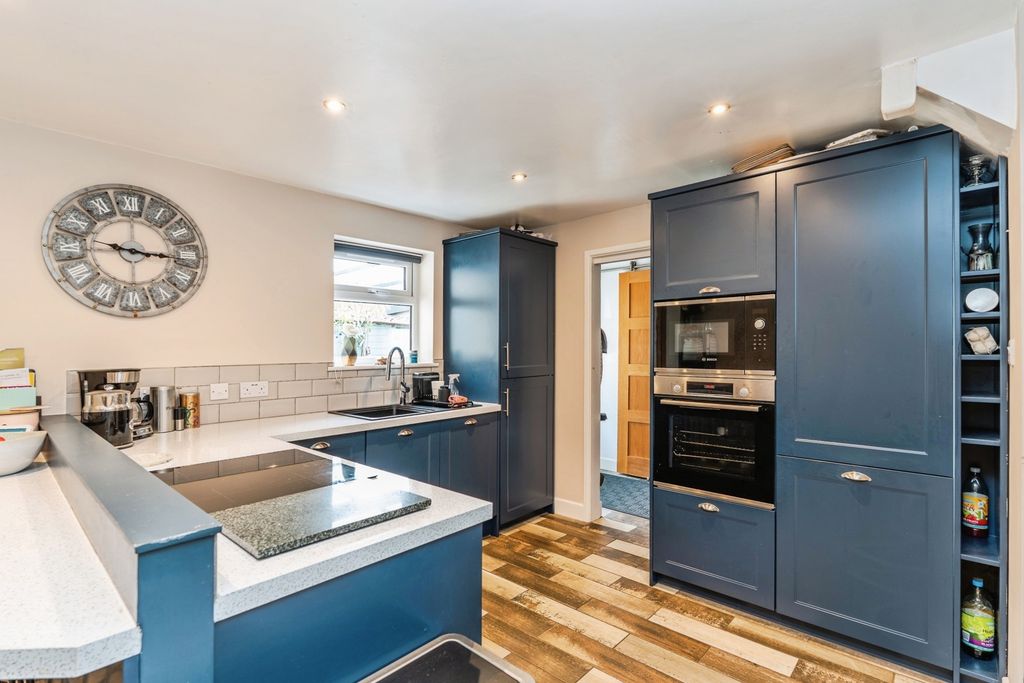 Property photo 2 of 18 Pbox-Img.Jpg