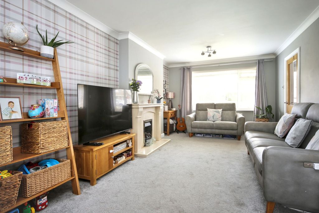 Property photo 2 of 23