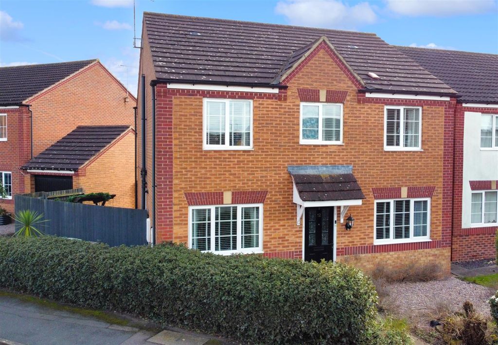 Property photo 1 of 21 Elevated Front Aspect 129