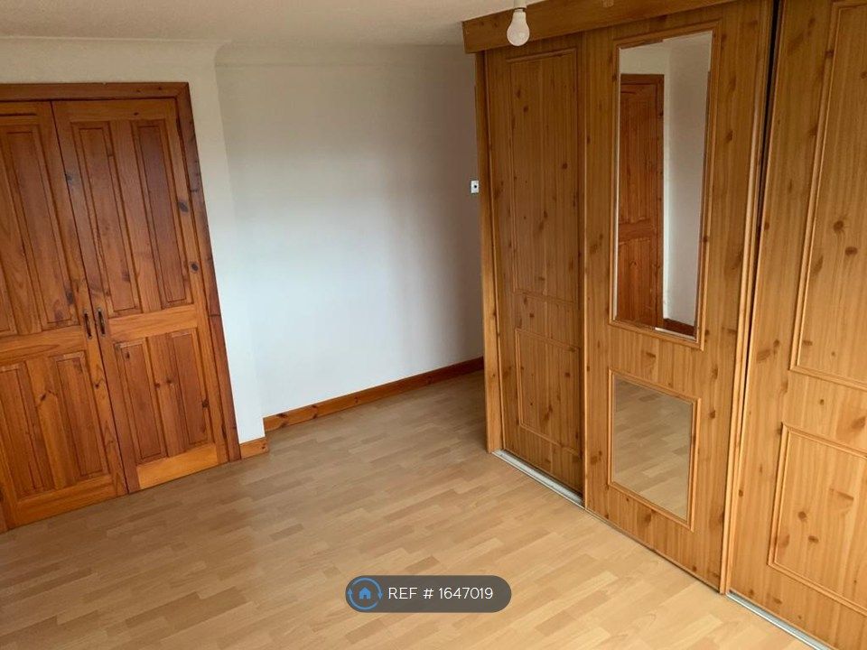 Property photo 3 of 17 Bedroom 2