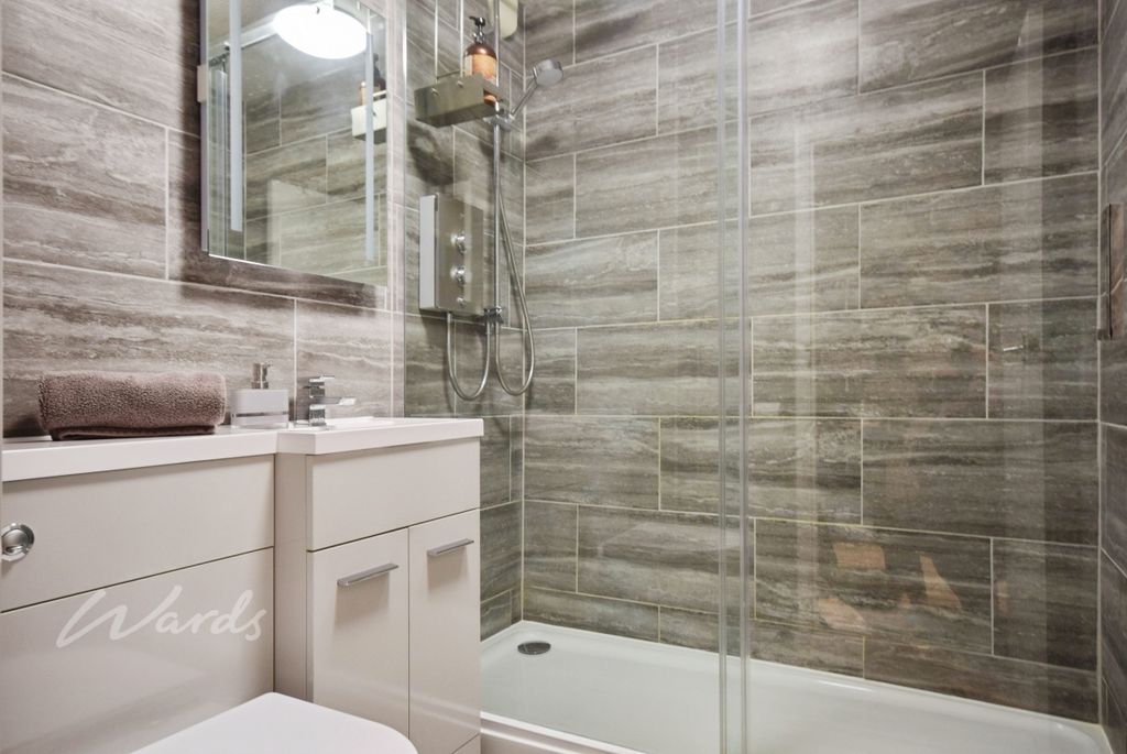 Property photo 3 of 7 Vic House Shower Use