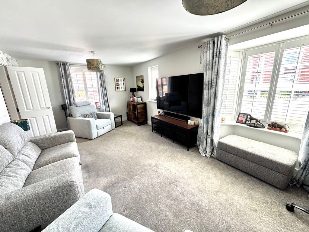 Property photo 2 of 15 Photo 8