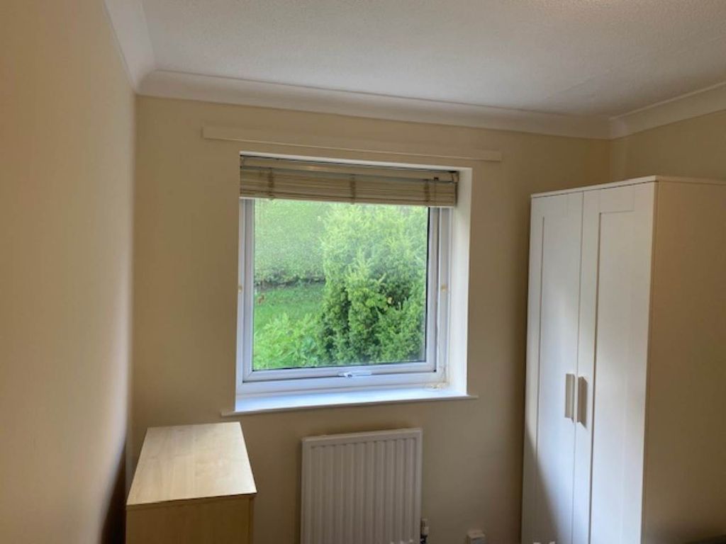 Property photo 1 of 10 Room 5