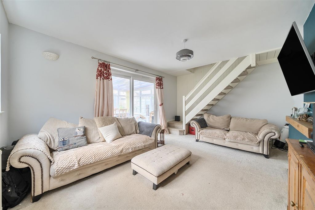 Property photo 2 of 17 Sitting Room