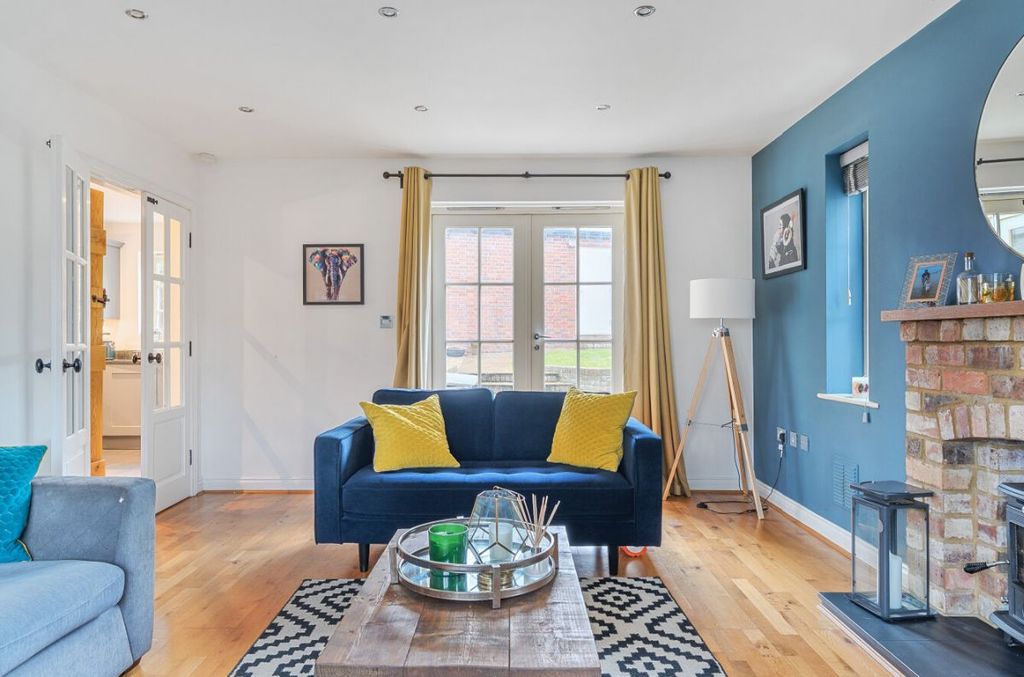 Property photo 2 of 22