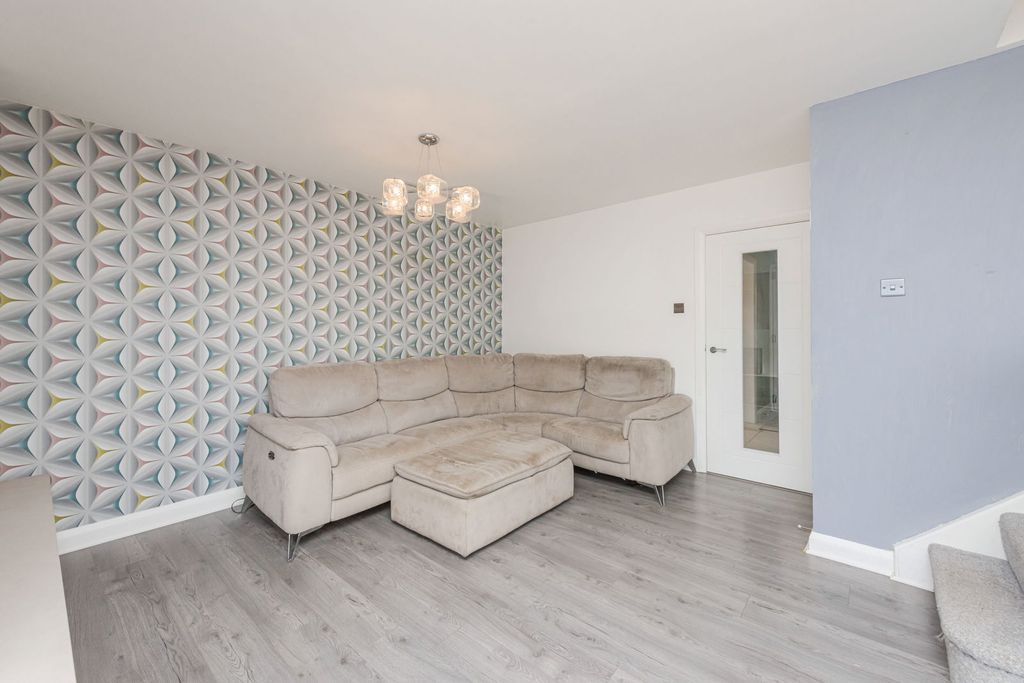 Property photo 3 of 26