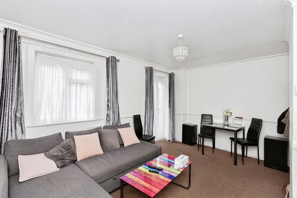 Property photo 2 of 17 Photo