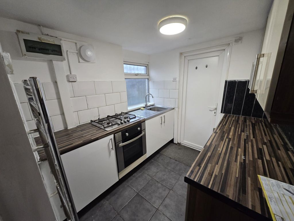 Property photo 3 of 7 Photograph 3