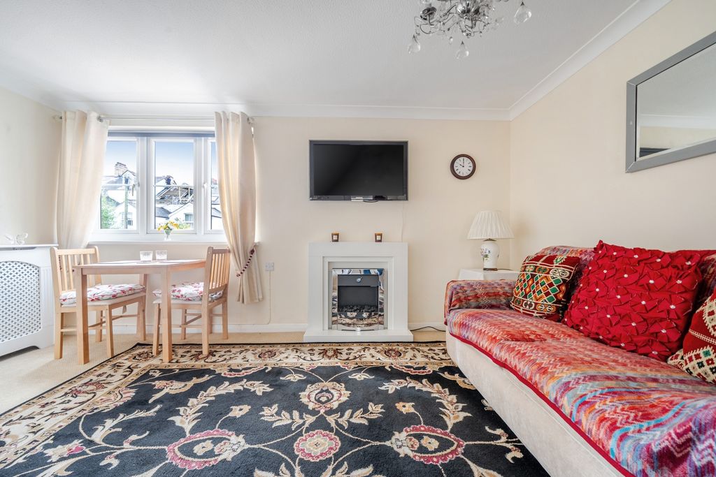 Property photo 2 of 14 1340029-9-689B38A9c7282