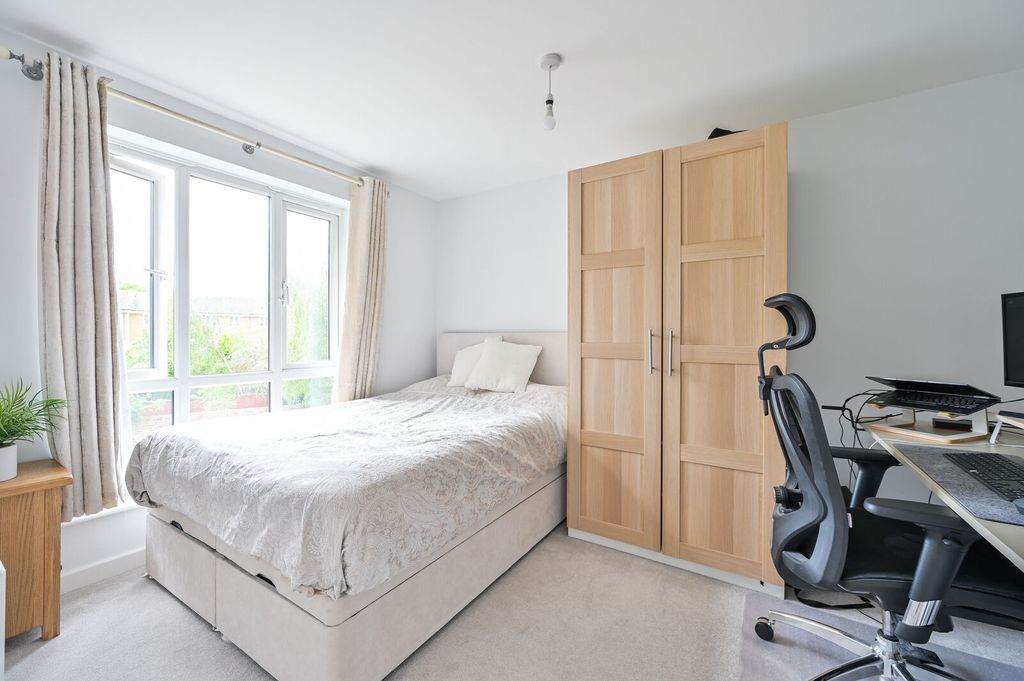 Property photo 3 of 14