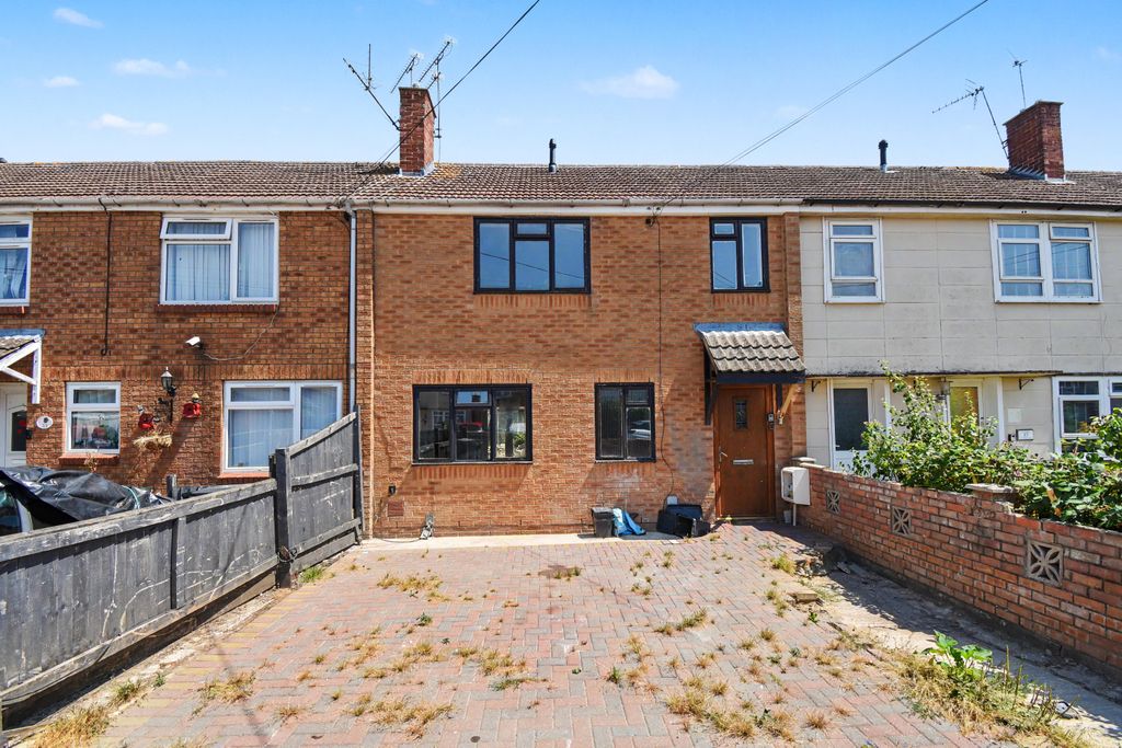 Property photo 1 of 22 35 Naunton Road, Swindon Sn3 3Dq