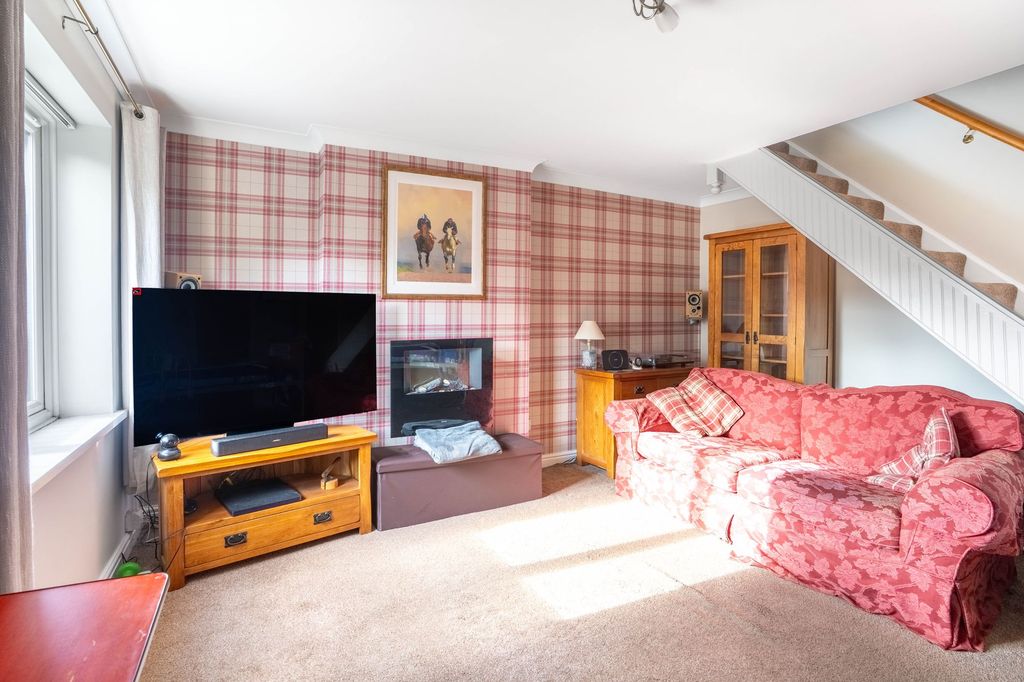 Property photo 2 of 11