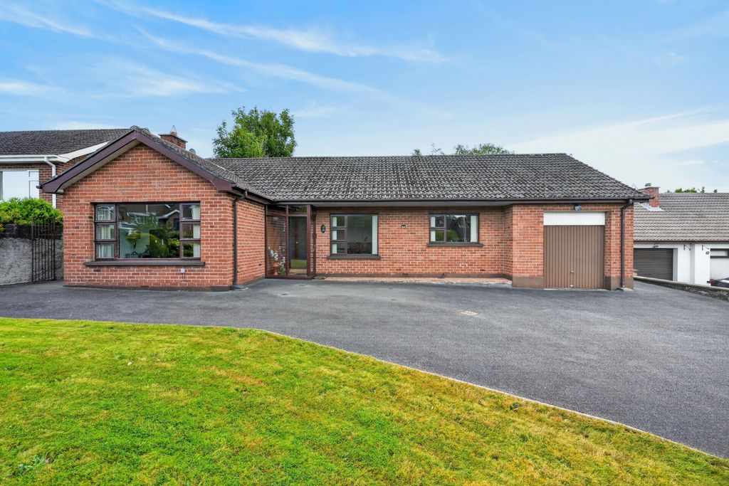 Property photo 3 of 40