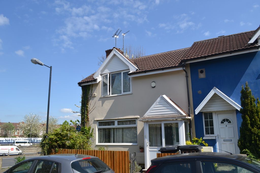 Property photo 1 of 9
