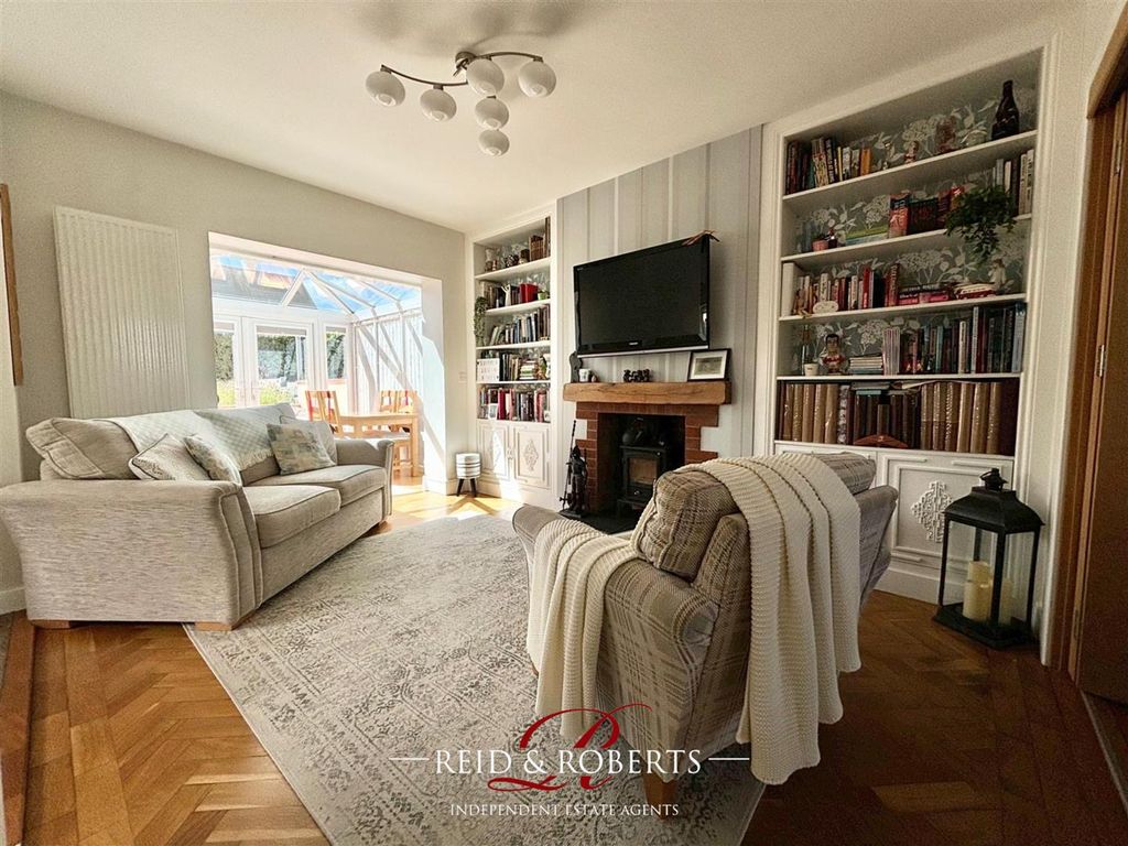 Property photo 2 of 28 11.Png