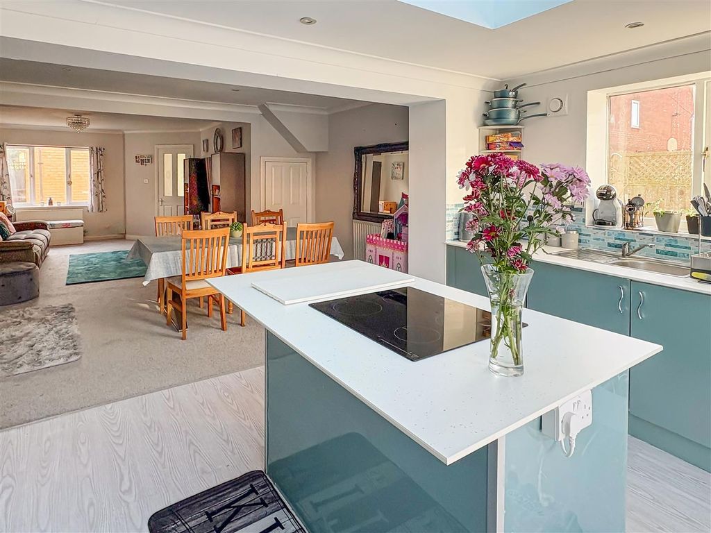 Property photo 3 of 18 Image00012.Jpg