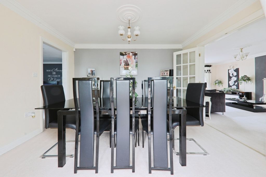 Property photo 3 of 33 4389786
