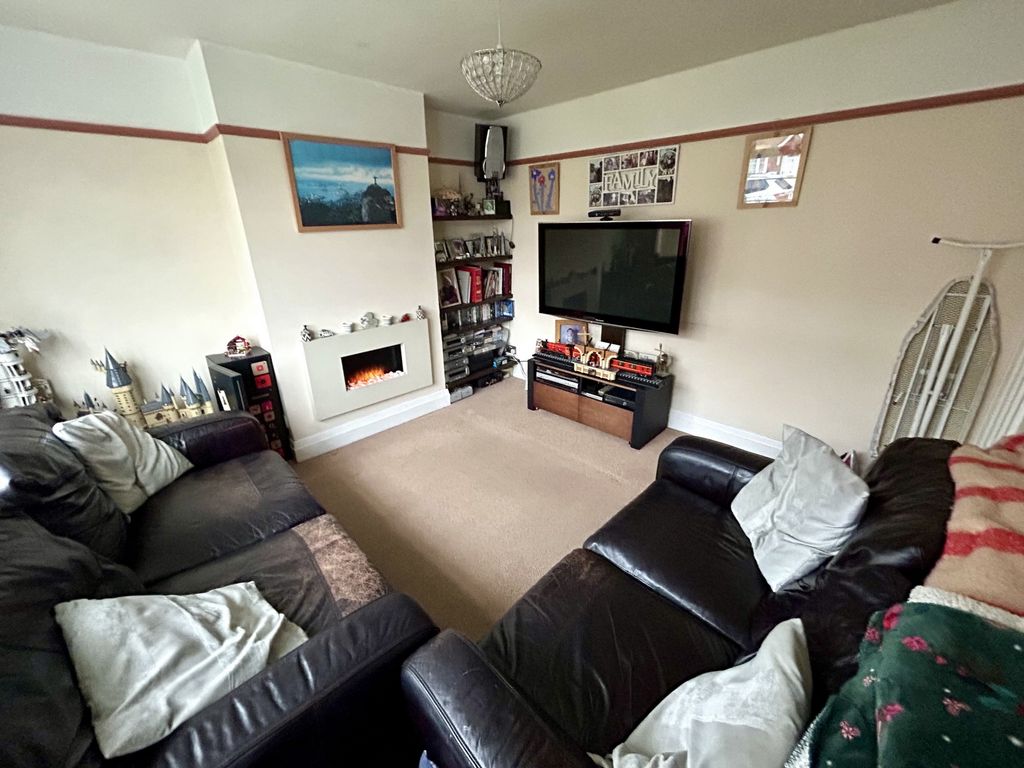 Property photo 3 of 13 Photo 7