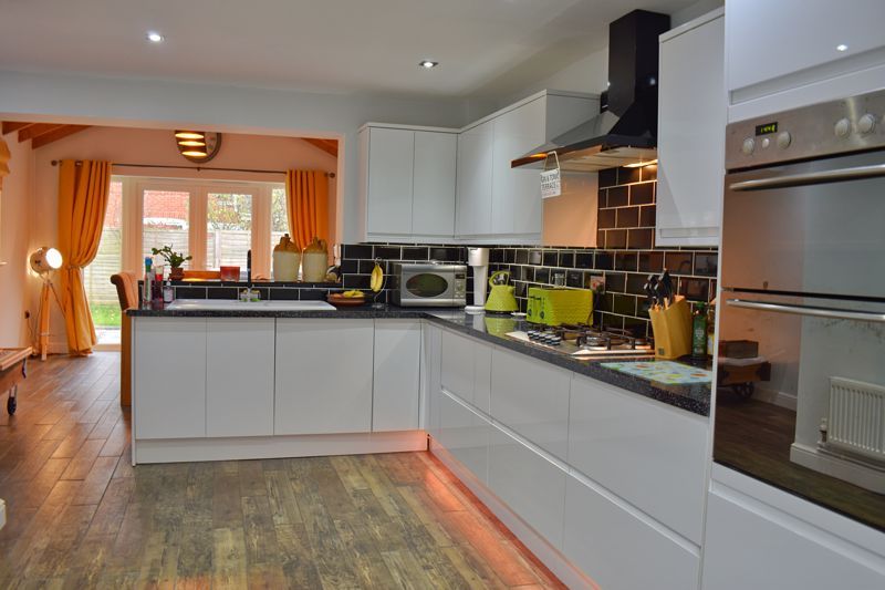 Property photo 2 of 15 Kitchen