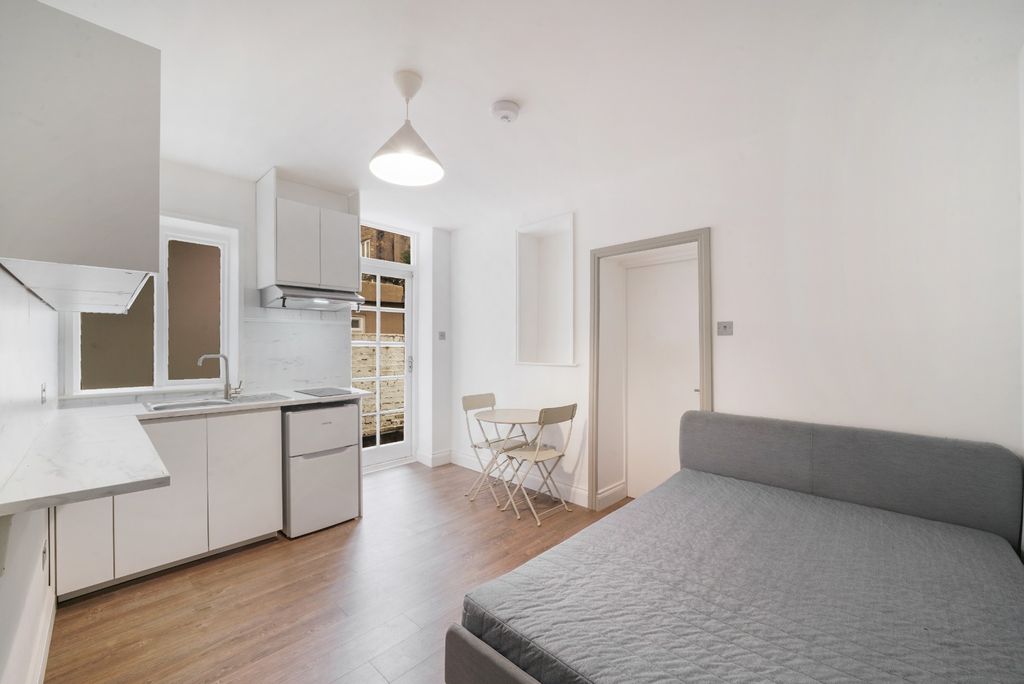 Property photo 1 of 14 4605000