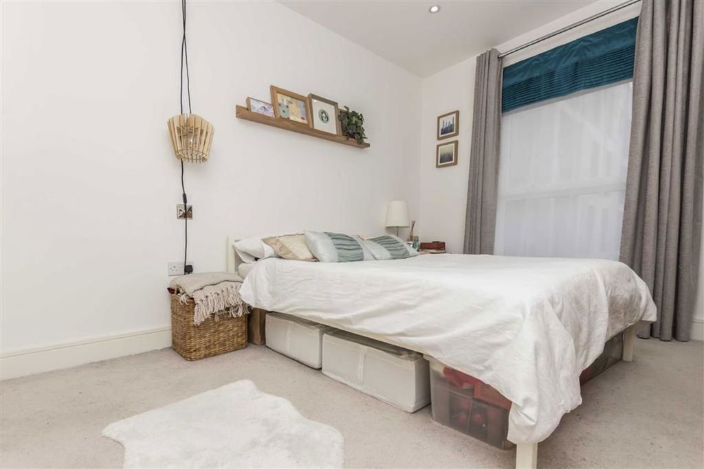 Property photo 3 of 4