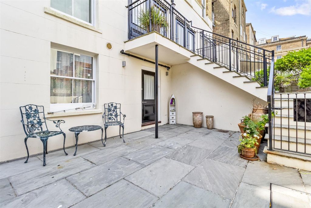 Property photo 3 of 27 Heene Terrace 11A _017.Jpg