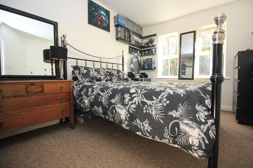 Property photo 3 of 14