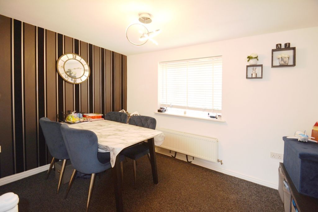 Property photo 3 of 14 Photo 5