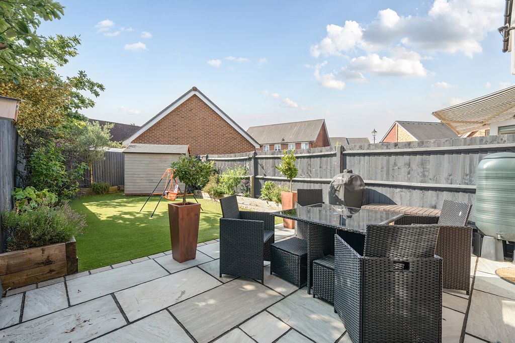 Property photo 3 of 19 Garden