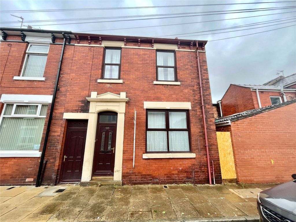 Property photo 1 of 13 Front