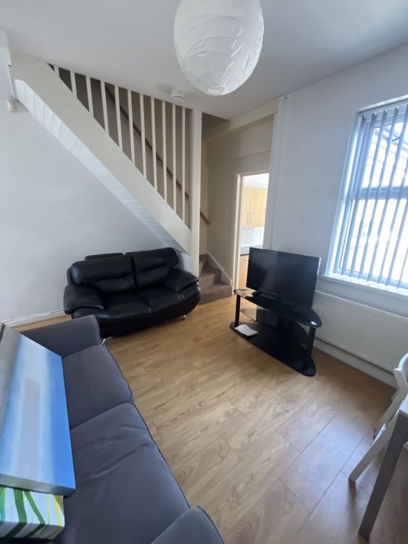 Property photo 3 of 9 Gallery