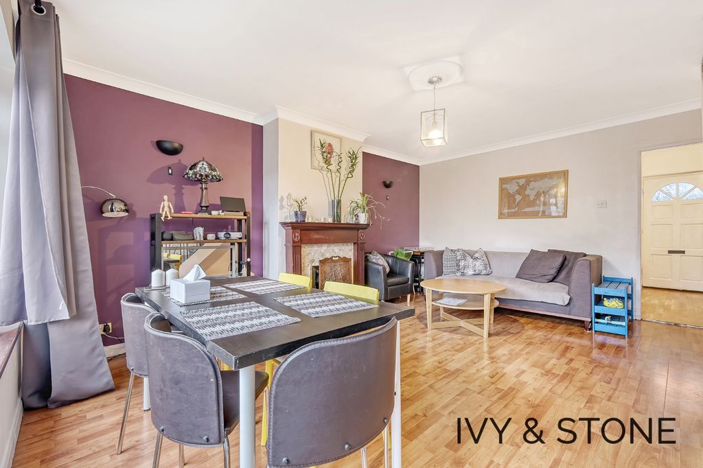 Property photo 2 of 16 3402671