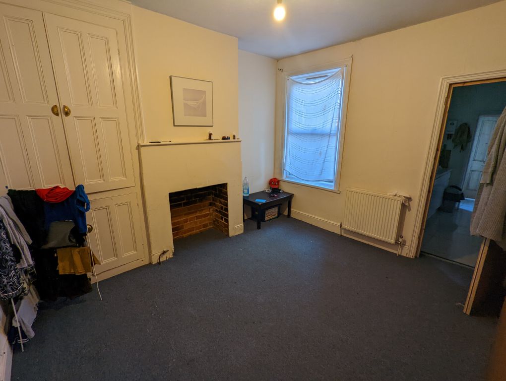 Property photo 2 of 8