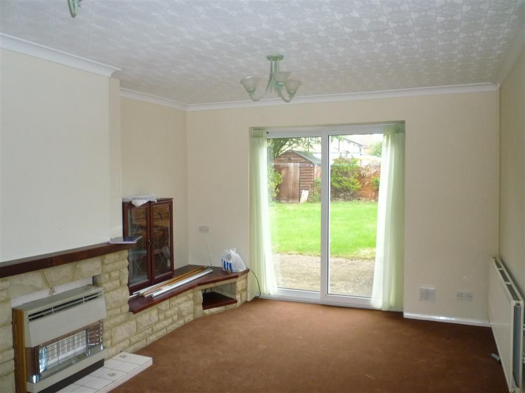 Property photo 2 of 7 Living Room