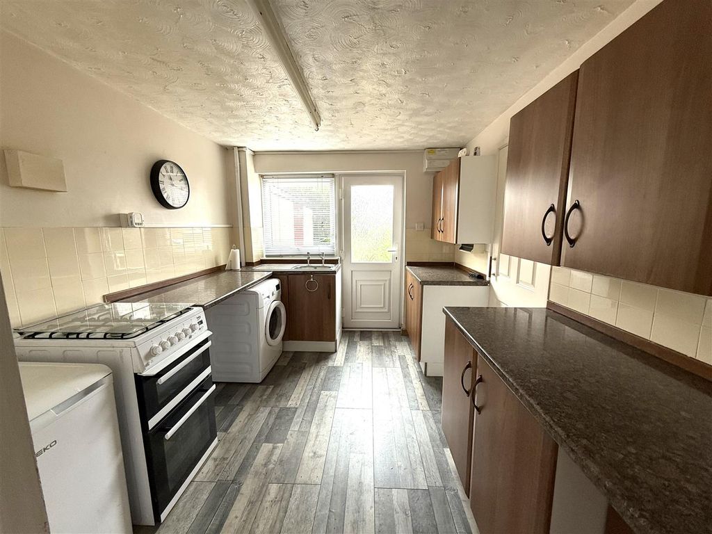 Property photo 3 of 15 39 Abp Kitchen.Jpeg