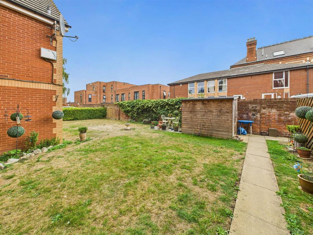 Property photo 3 of 13