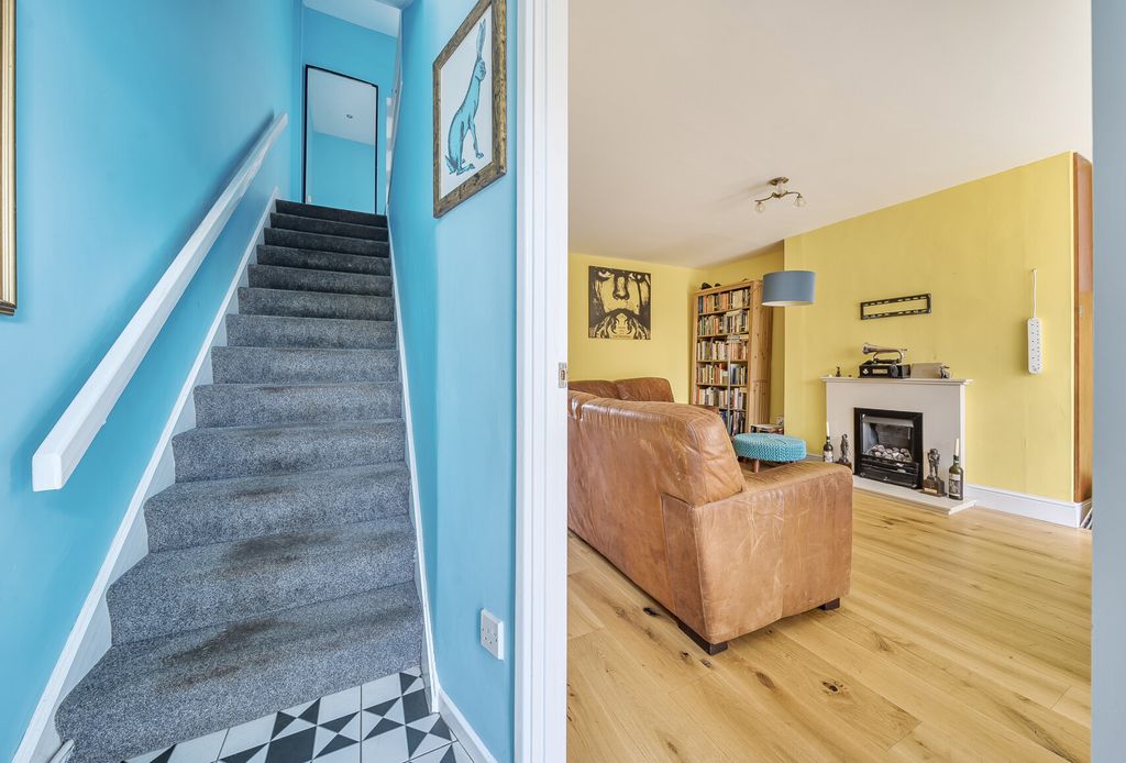 Property photo 2 of 22 1325581-7-688A594...