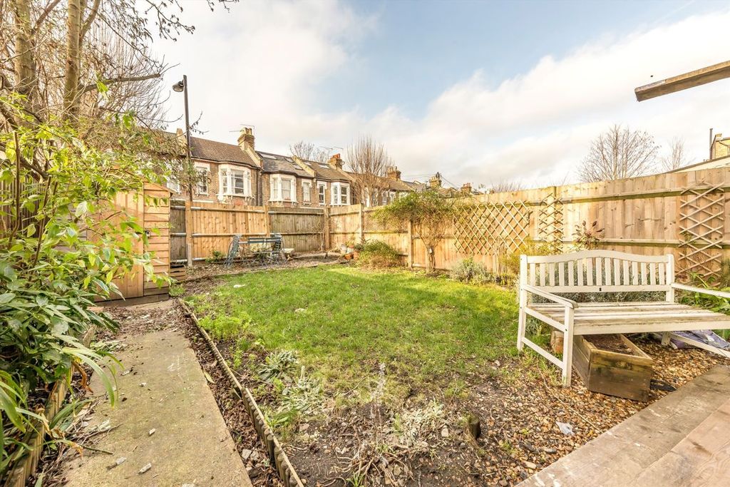 Property photo 2 of 7