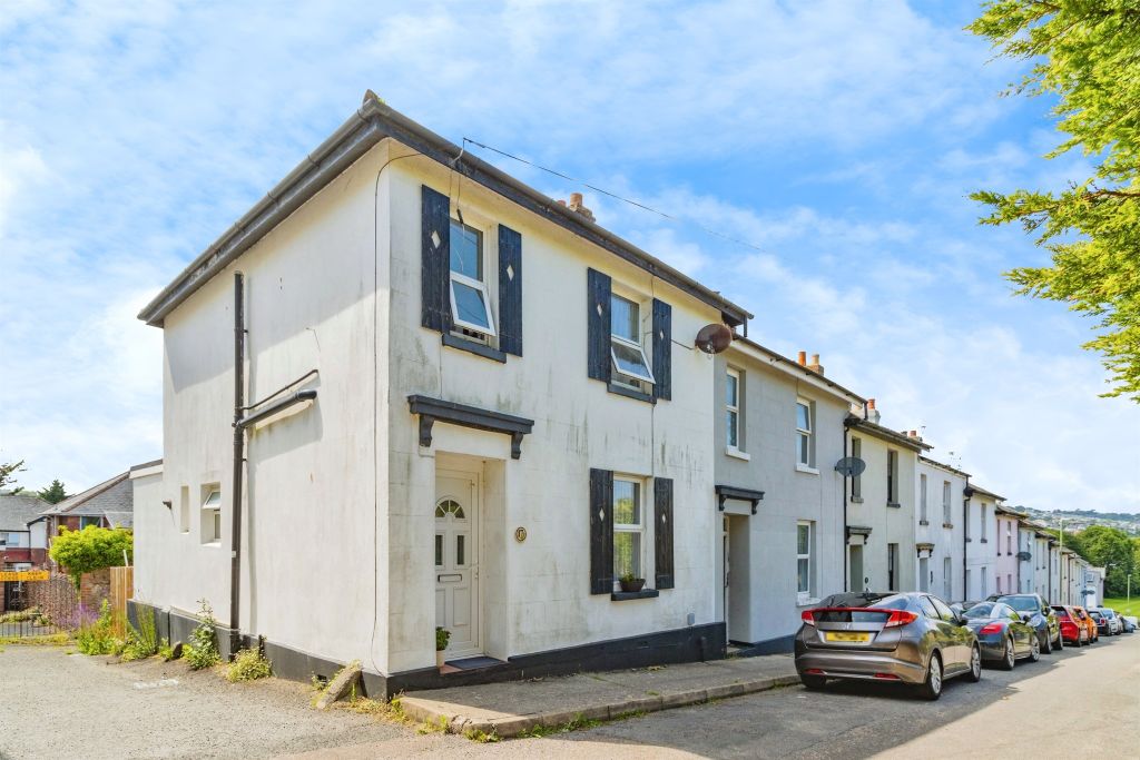 Property photo 1 of 17