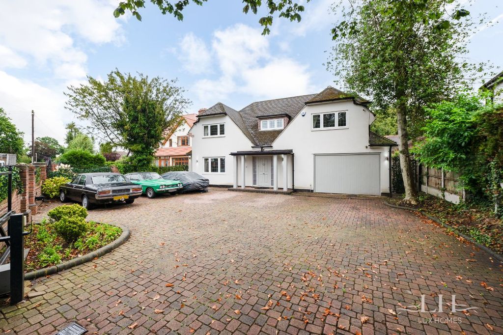 Property photo 1 of 35