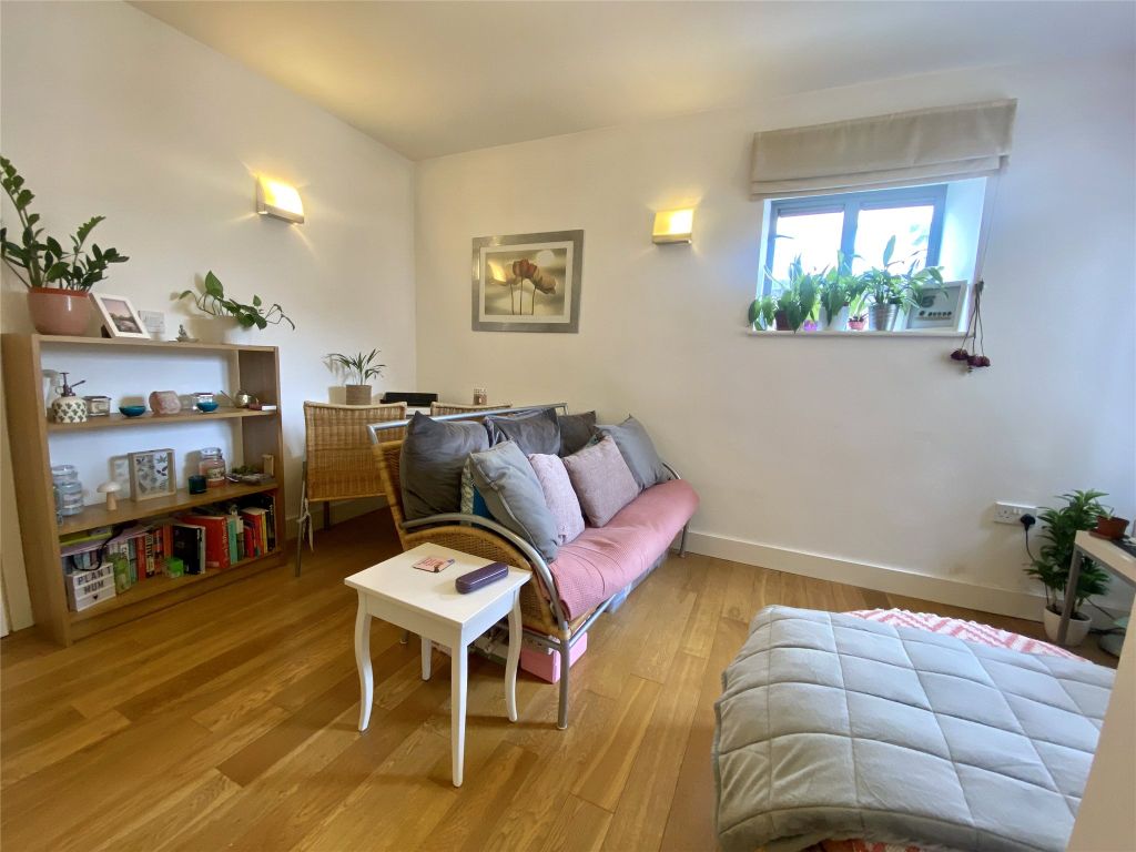 Property photo 2 of 8 Picture No. 18
