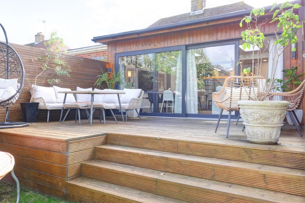 Property photo 2 of 39