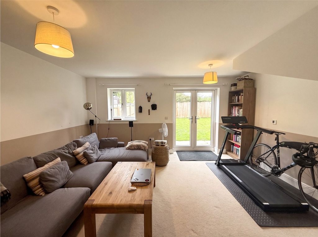 Property photo 3 of 15 Picture No. 32